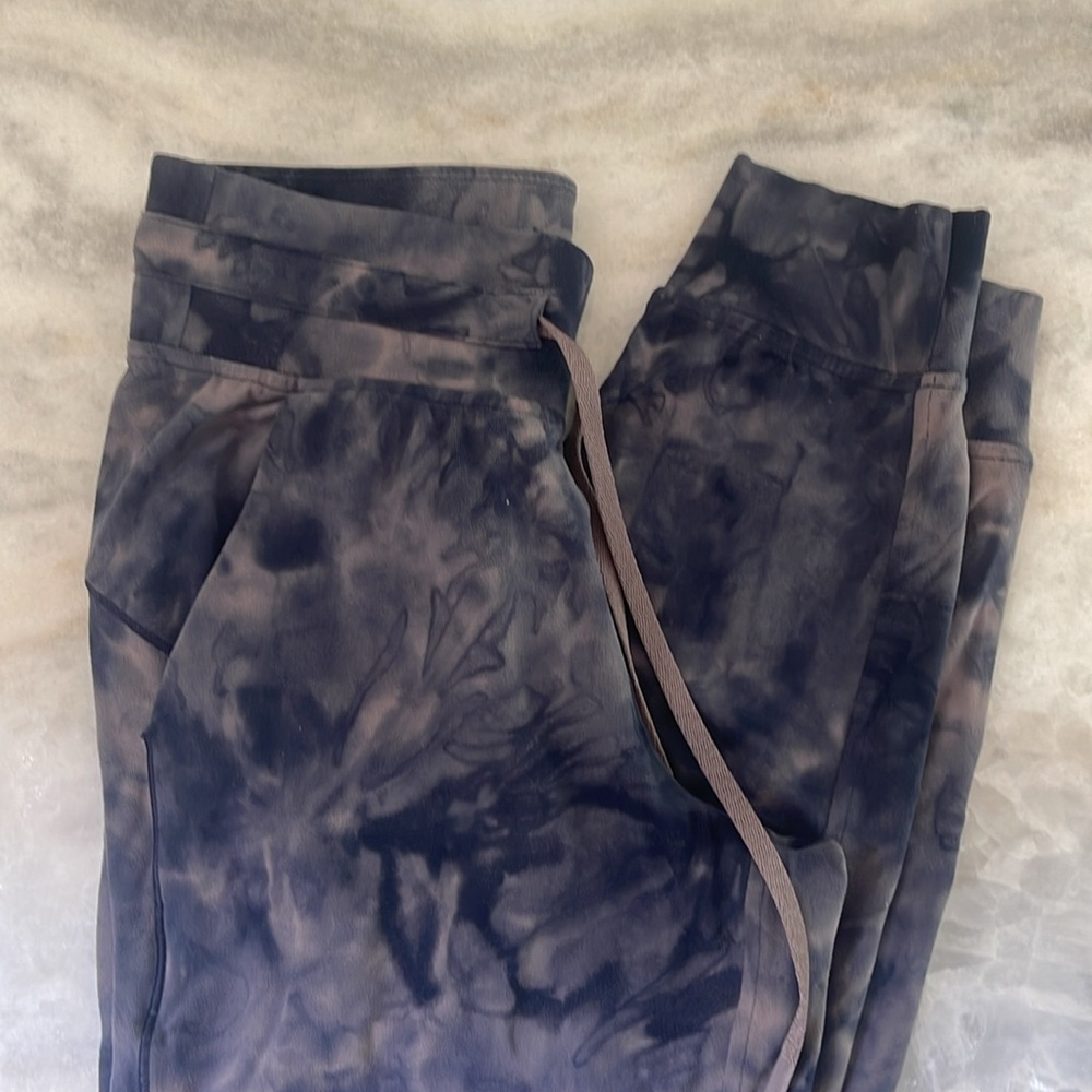 Lululemon joggers